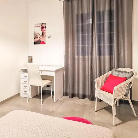 Spacieux A Avec Vue Et Montagne.