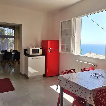 Spacieux A Avec Vue Et Montagne.