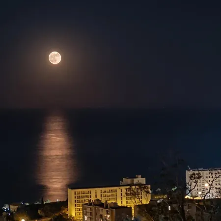 Spacieux à Avec Vue Et Montagne. * Bastia (Corsica)
