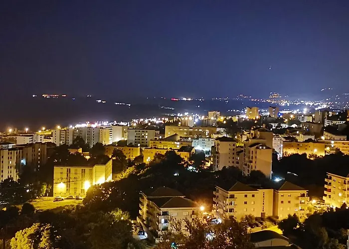 Spacieux à Avec Vue Et Montagne. Appartement *